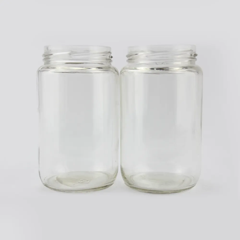 Weithalsglas mit Deckel für eingelegte Pilze und Waldprodukte