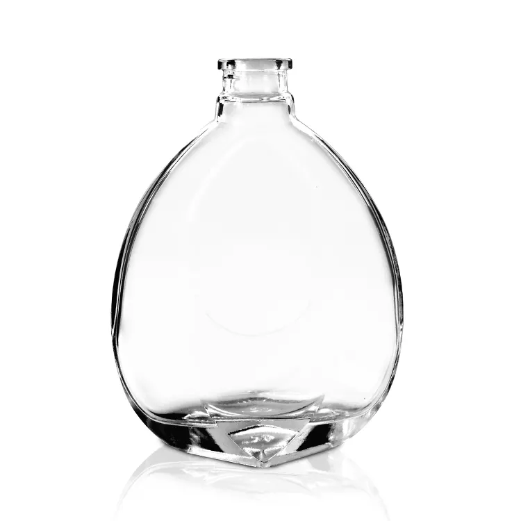 Páginas del catálogo de botellas y frascos de vidrio con modelos para licores y bebidas