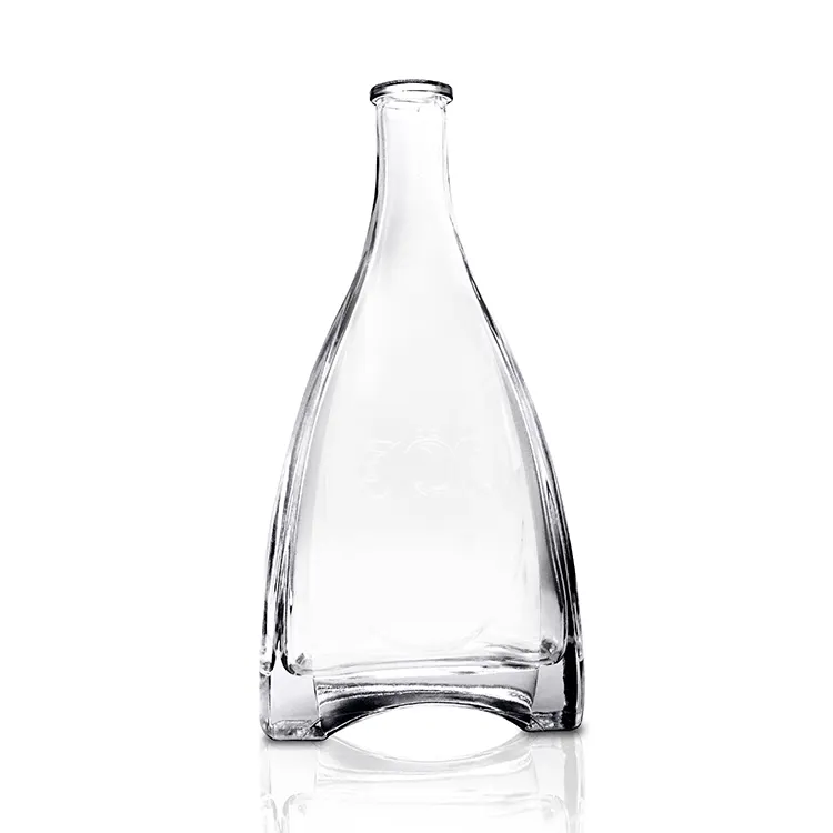 Kräuterlikörflasche aus dunklem Glas – Lichtschutz und klassische Formgebung für Kräuterbitter und Halbbitter im DACH-Raum