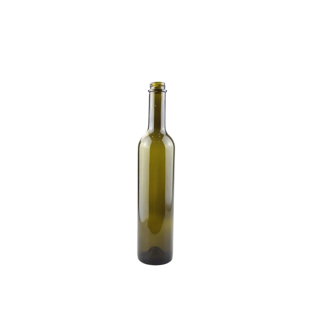 Botella bordelesa de vidrio oscuro para vino dulce y generoso