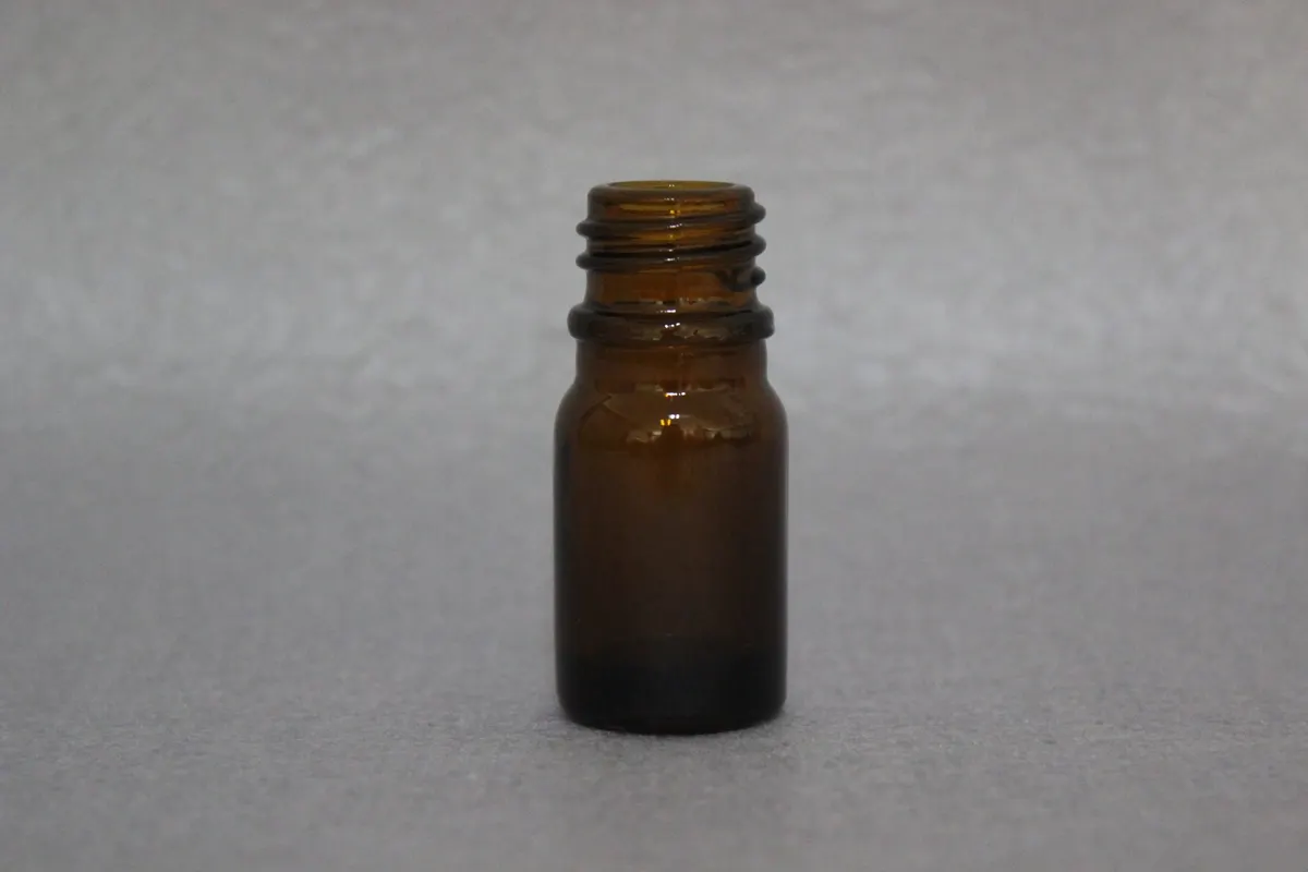Amber glass mouthwash bottles for refillable oral care lines