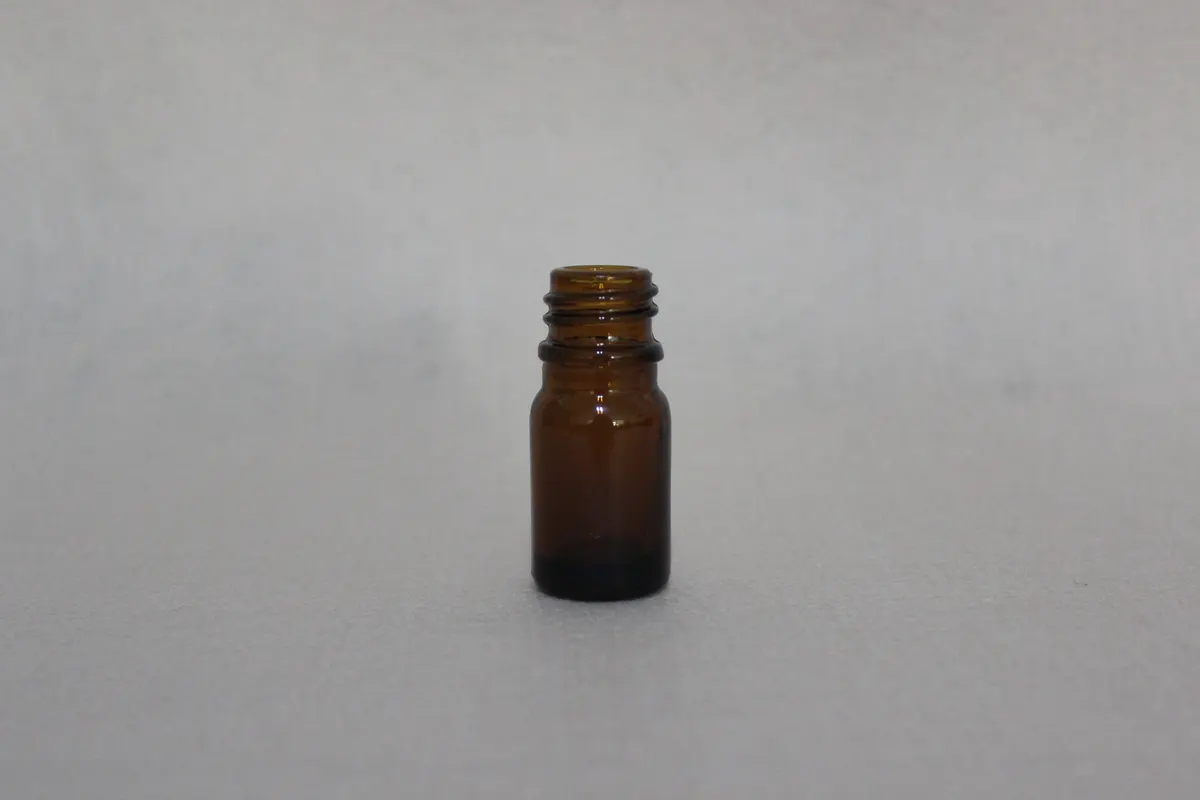 quality inspection of private label essential oil bottles before blind shipment to distributor customer
